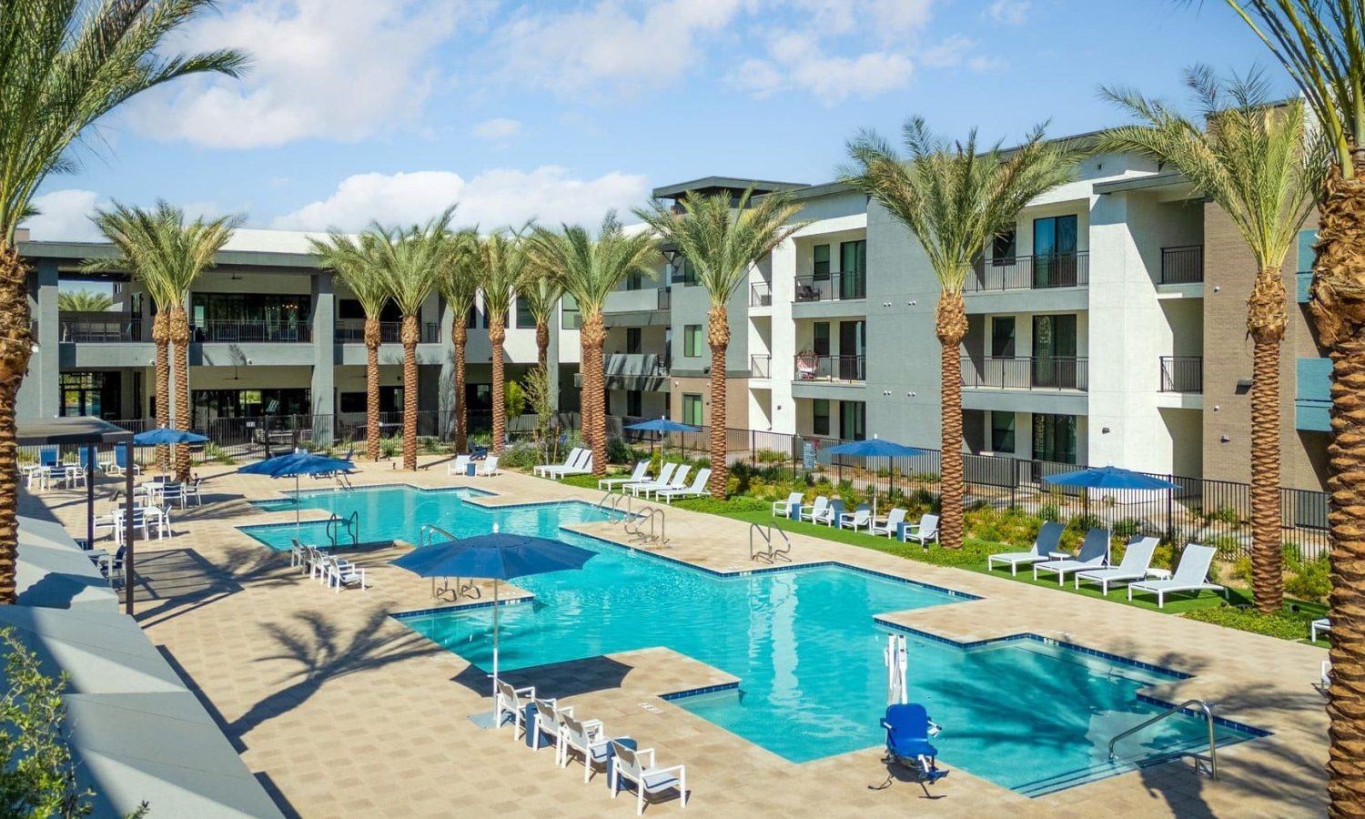 02-Exterior - 2